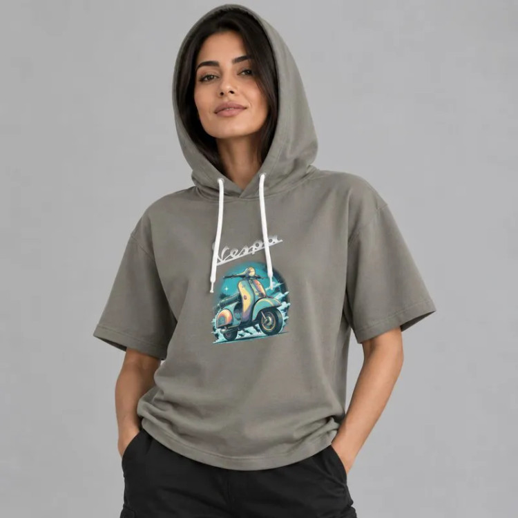 تیشرت کلاهدار زنانه پنبهای طرح وسپا
