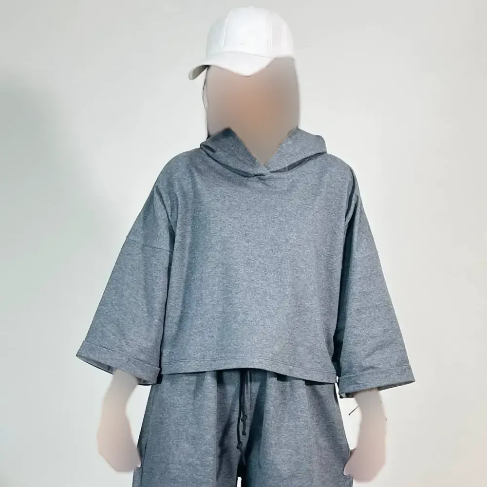 تیشرت کراپ باکسی کلاه دار جنس گلکسی
